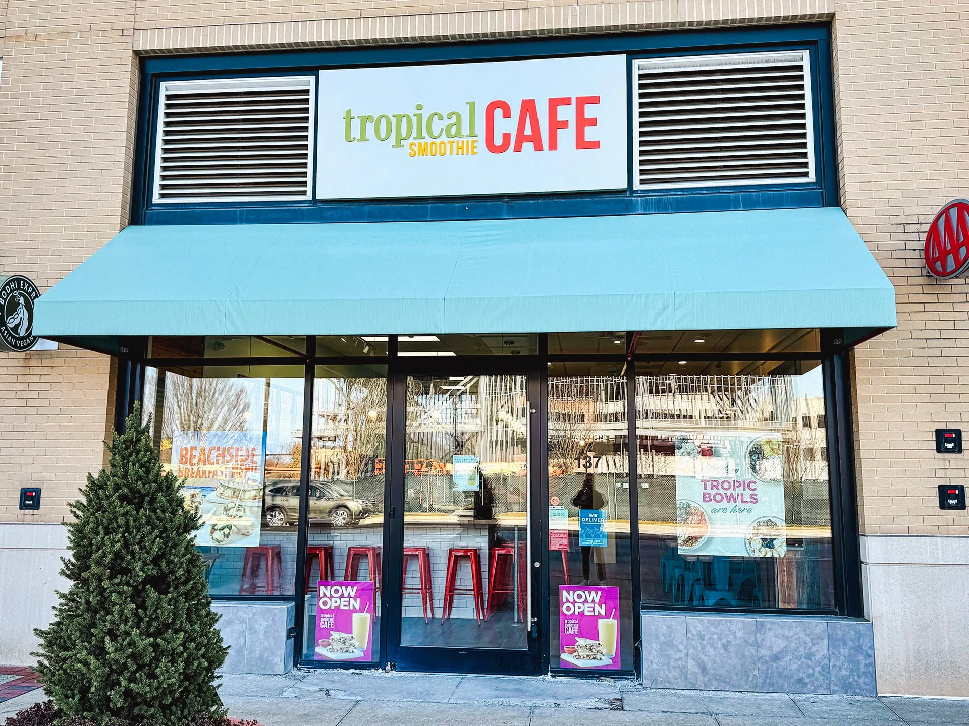 Tropical Smoothie Cafe