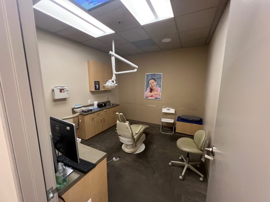 patient-chair-pediatric-dentist-kids-care-dental-orthodontics-lodi-ca Patient chair inside exam room at Kids Care Dental & Orthodontics in Lodi, CA
