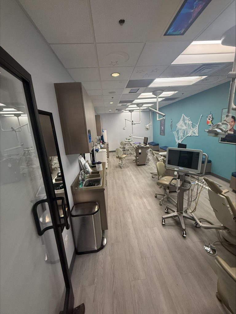 treatment-v2-pediatric-dentist-sacramento-ca-kids-care-dental-orthodontics-greenback Treatment area inside of Kids Care Dental & Orthodontics - Greenback in Sacramento, CA