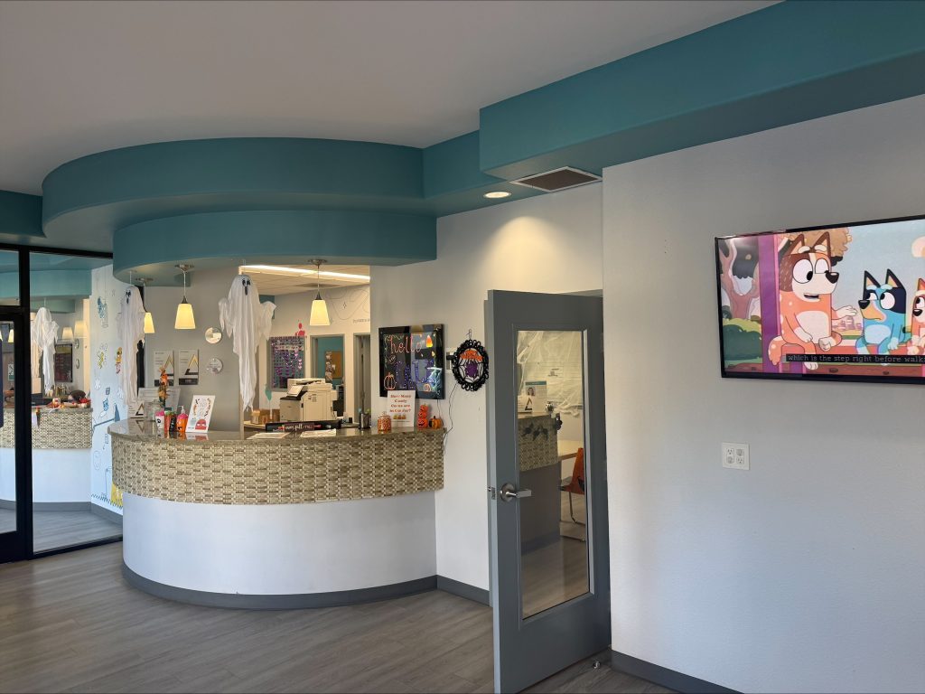 reception-pediatric-dentist-sacramento-ca-kids-care-dental-orthodontics-greenback Reception inside of Kids Care Dental & Orthodontics - Greenback in Sacramento, CA