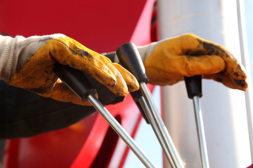 PTS offers comprehensive scraper operator training to give you a competitive advantage in fields like construction, agriculture, mining, energy infrastructure, and transportation projects. Learn more here.