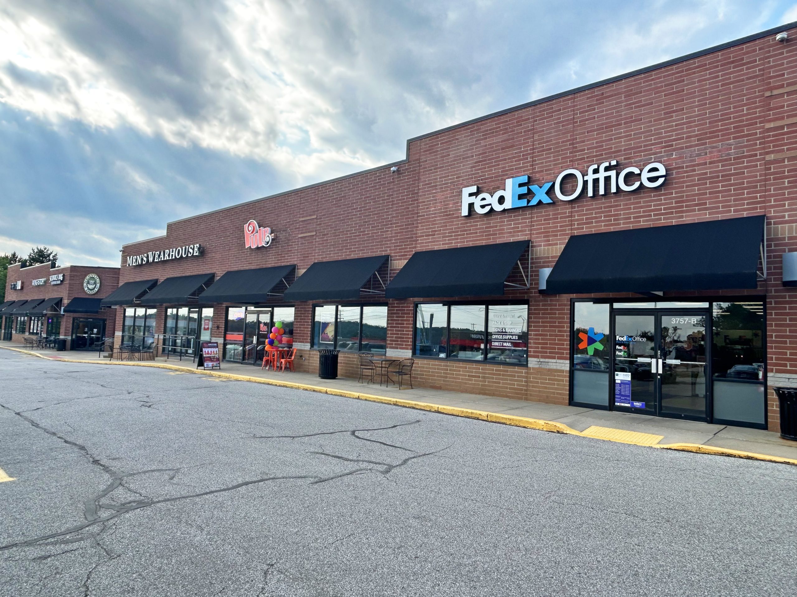 Golf Galaxy Shopping Center