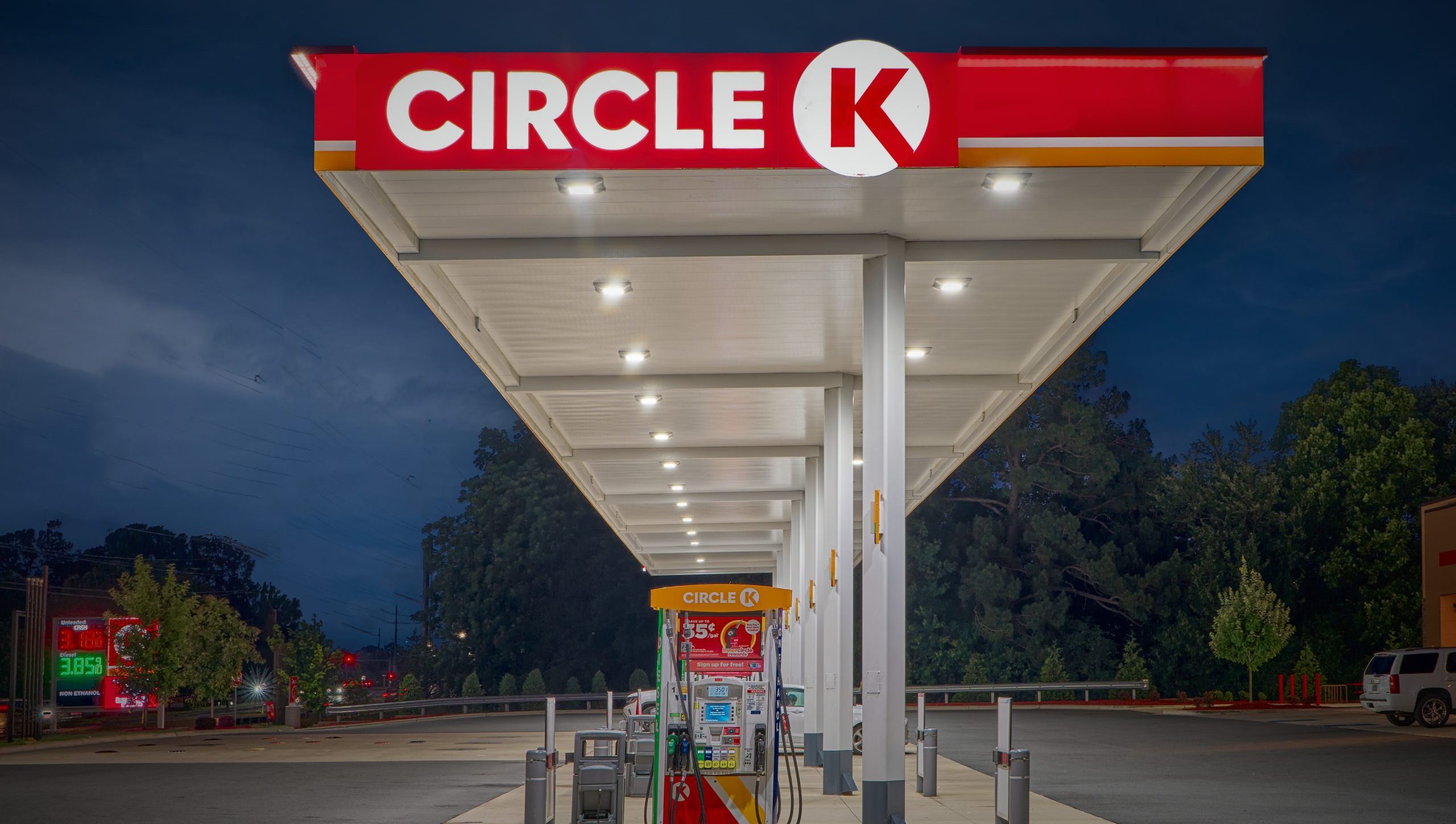 Circle K Canopy Side View