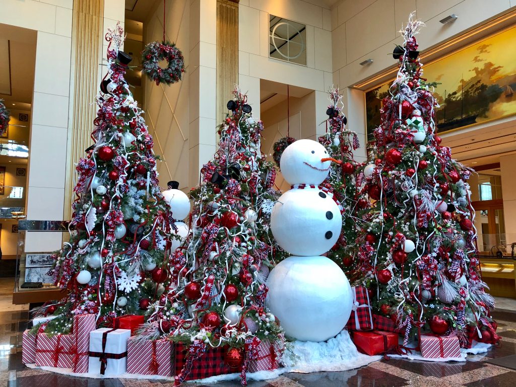 Interior Wells Fargo Building Christmas Display